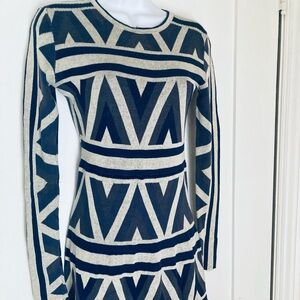 Max Studio Navy and Cream Long Sleeve Geometric Fit & Flare Knit Dress XS